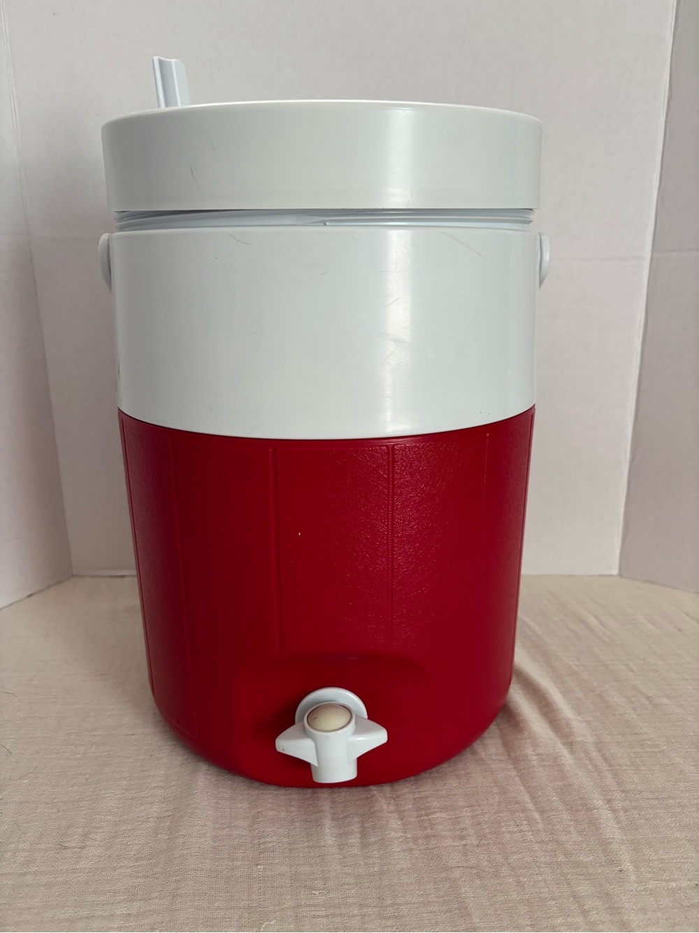 Coleman Red and White Insulated Beverage Cooler with Spigot